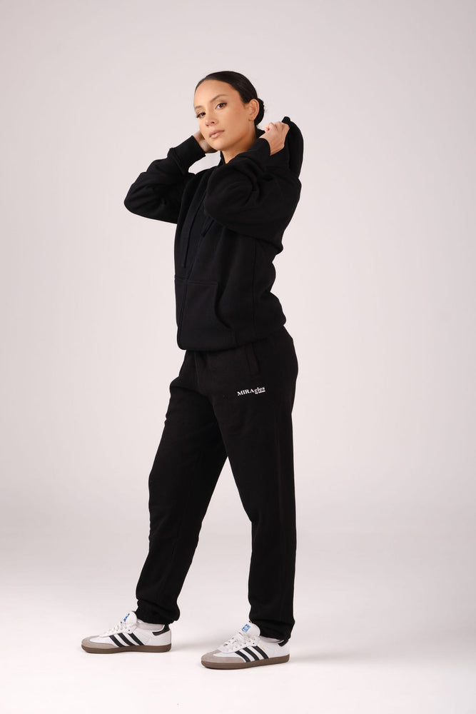 
                  
                    Load image into Gallery viewer, BOYFRIEND ZIP HOODIE BLACK
                  
                